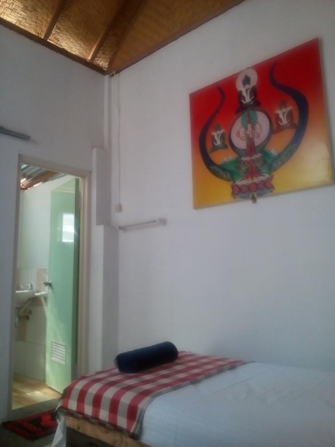 Izaac'S Bed & Breakfast Lovina Exterior foto